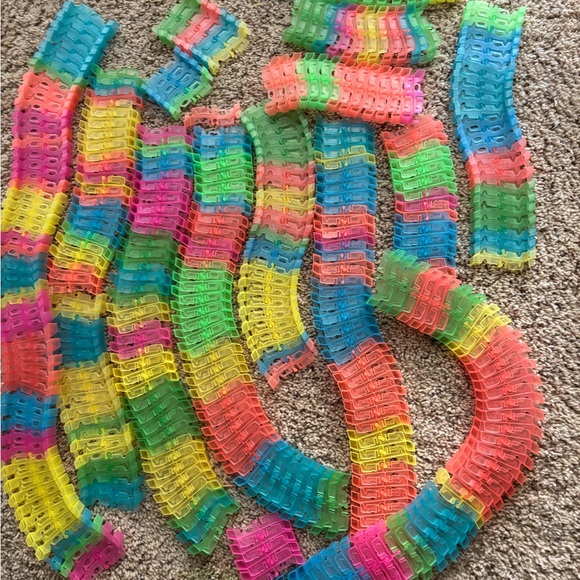 QVC Twister Tracks Glow-in-the-Dark Track Set Car Track Set ExtentionTrack - Picture 9 of 14